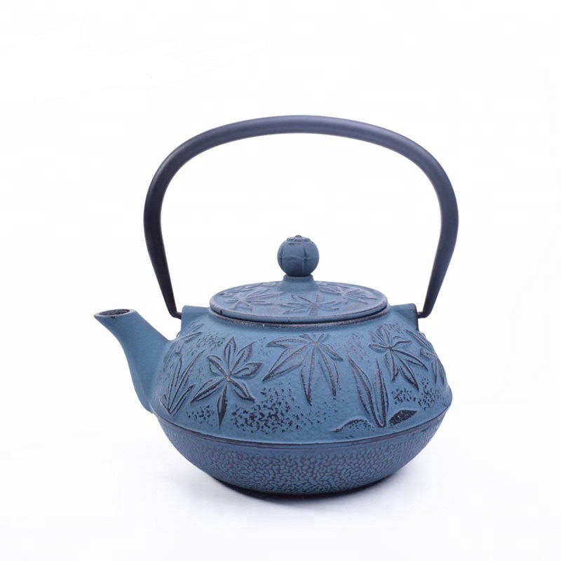 Flat bottom cast iron teapot with handle